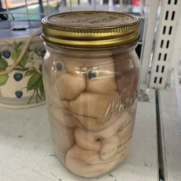 Weird Finds In Thrift Shops (22 pics)