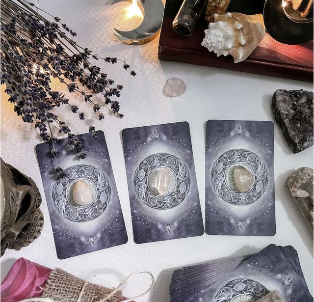 The Pros and Cons of Consulting a Psychic: Is It Right for You?
