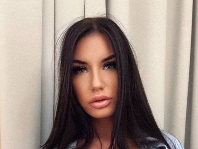 Girls With Handbras (29 pics)