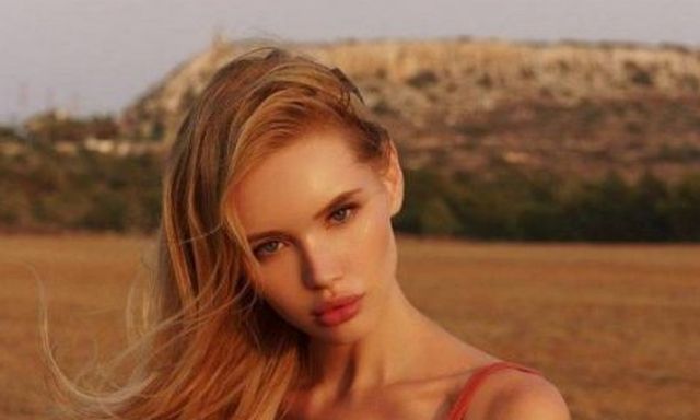 Girls In Tight Dresses (29 pics)