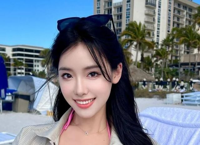 Asian Girls (20 pics)