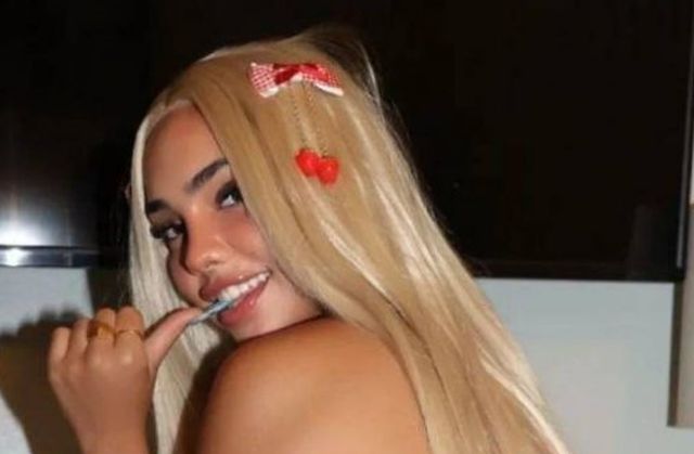 Cute Girls (27 pics)