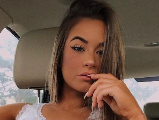 Hot Girls (32 pics)