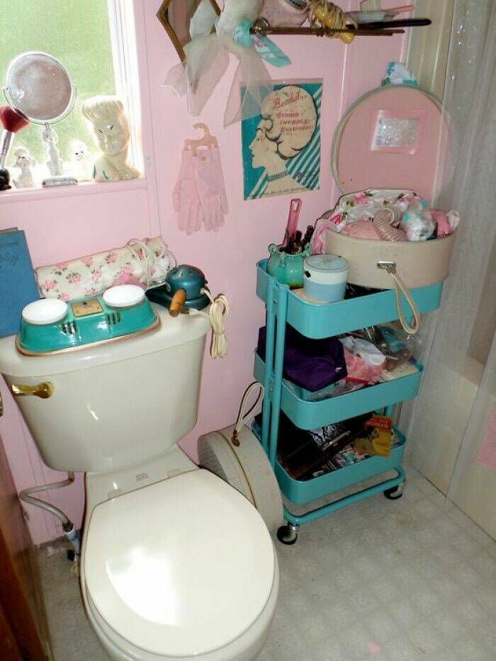 Vintage Bathrooms (18 pics)