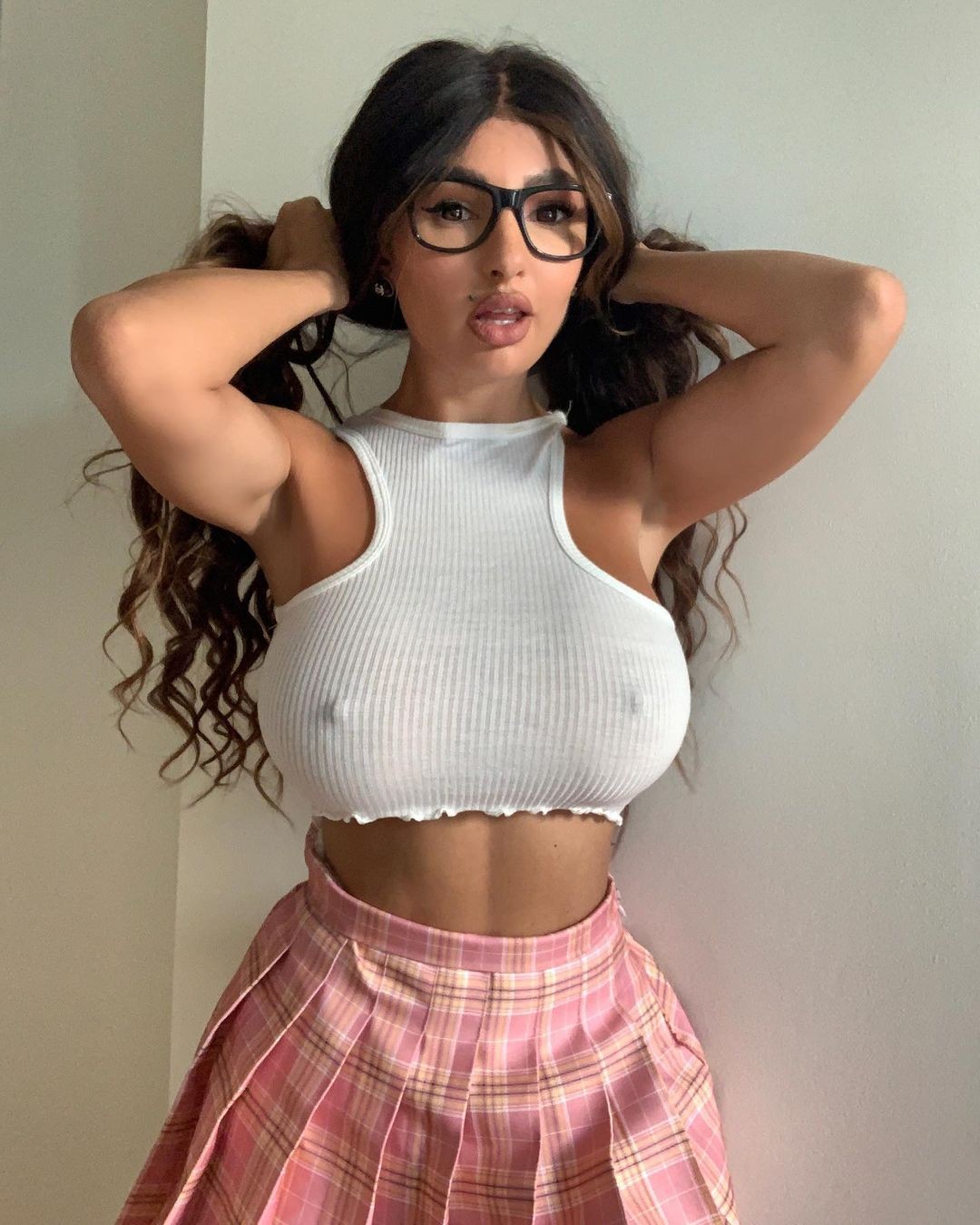 Girls In Glasses (20 pics)