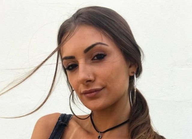 Girls With Tan Lines (51 pics)