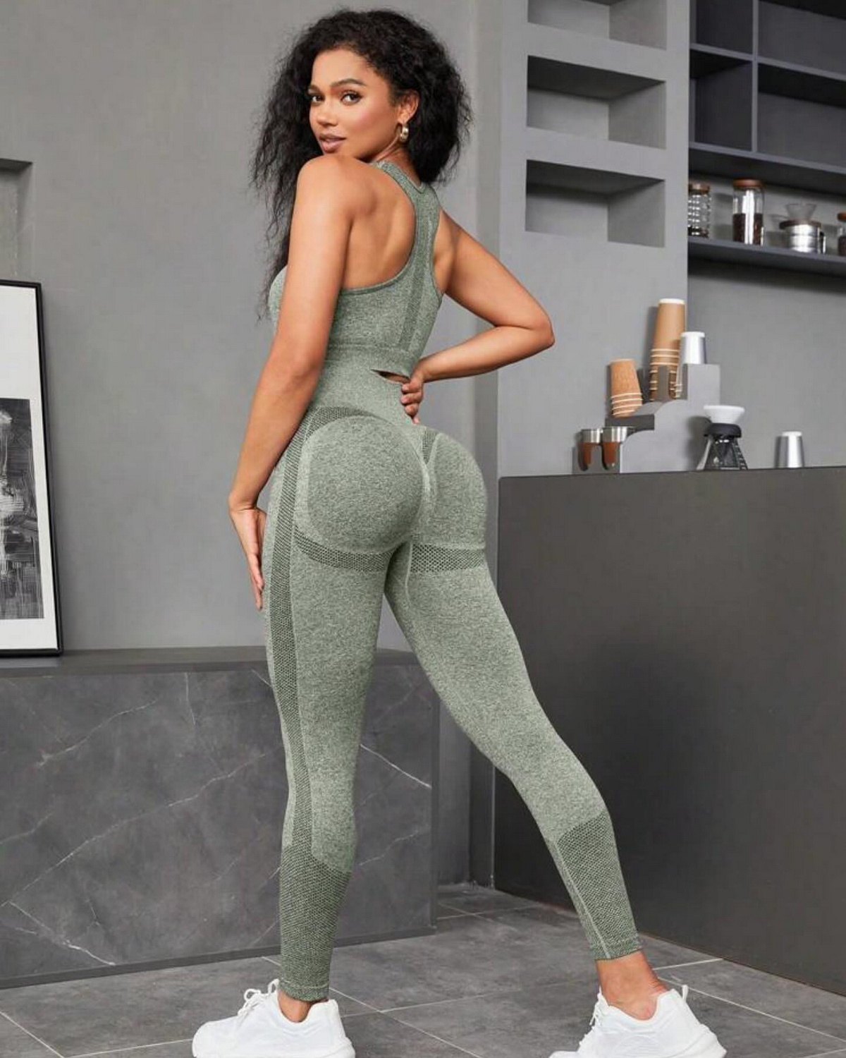 Girls In Yoga Pants (20 pics)