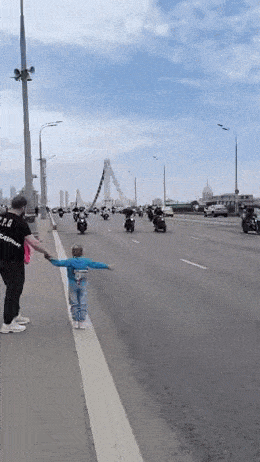 Acid GIFs, July 25 (25 gifs) Acid GIFs, July 25 (25 gifs)