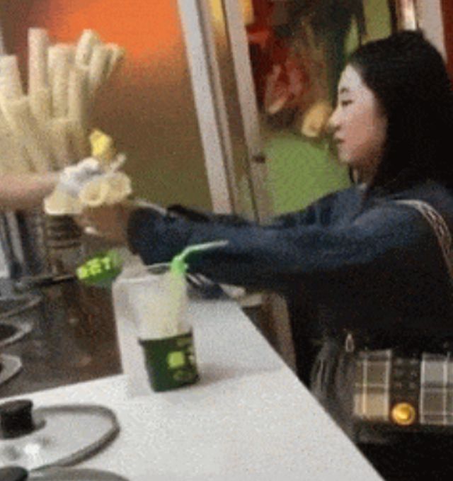 Acid GIFs, July 31 (25 gifs)