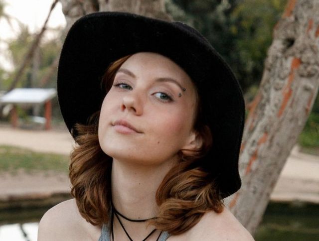 Redhead Girls (23 pics)