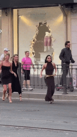 Acid GIFs, August 1 (25 gifs) Acid GIFs, August 1 (25 gifs)