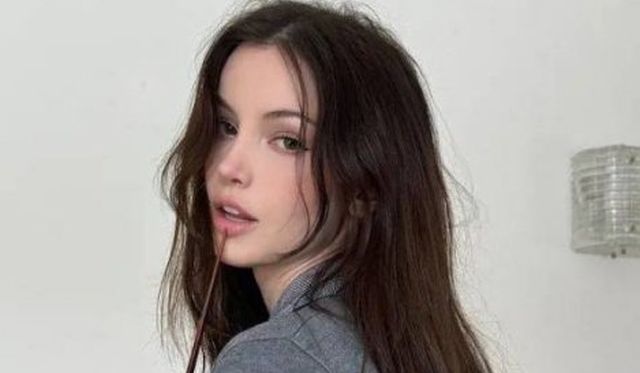 Hot Girls (35 pics)