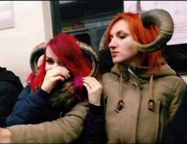 Weird People In The Subway (23 pics)