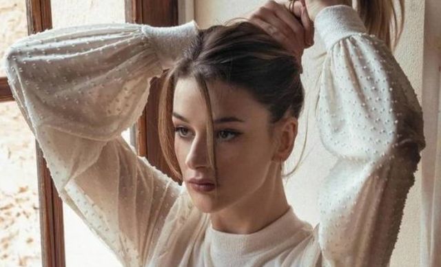 Braless Girls (44 pics)