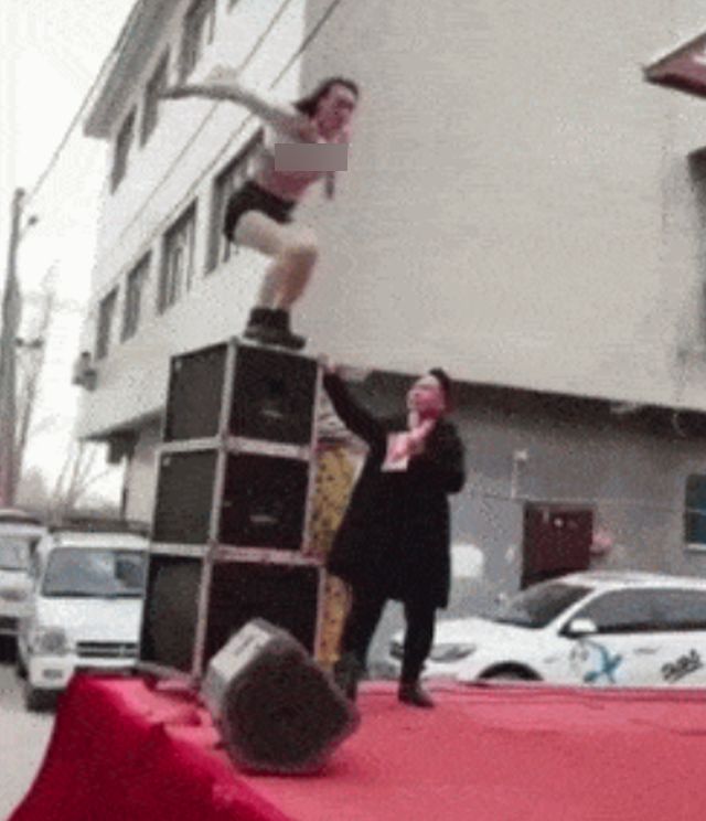 Acid GIFs, August 28 (25 gifs)