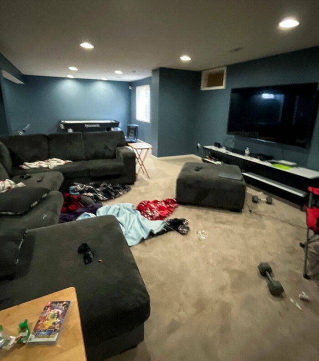 Annoying Habits Of Friends (22 pics)