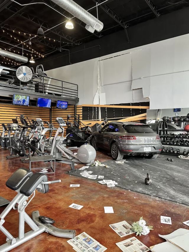 Epic Car Crashes (24 pics)