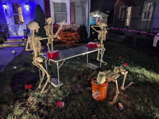 Cool Halloween Decorations (24 pics)