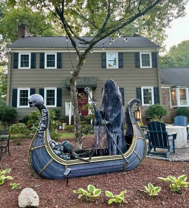 Epic Halloween Decorations (25 pics)