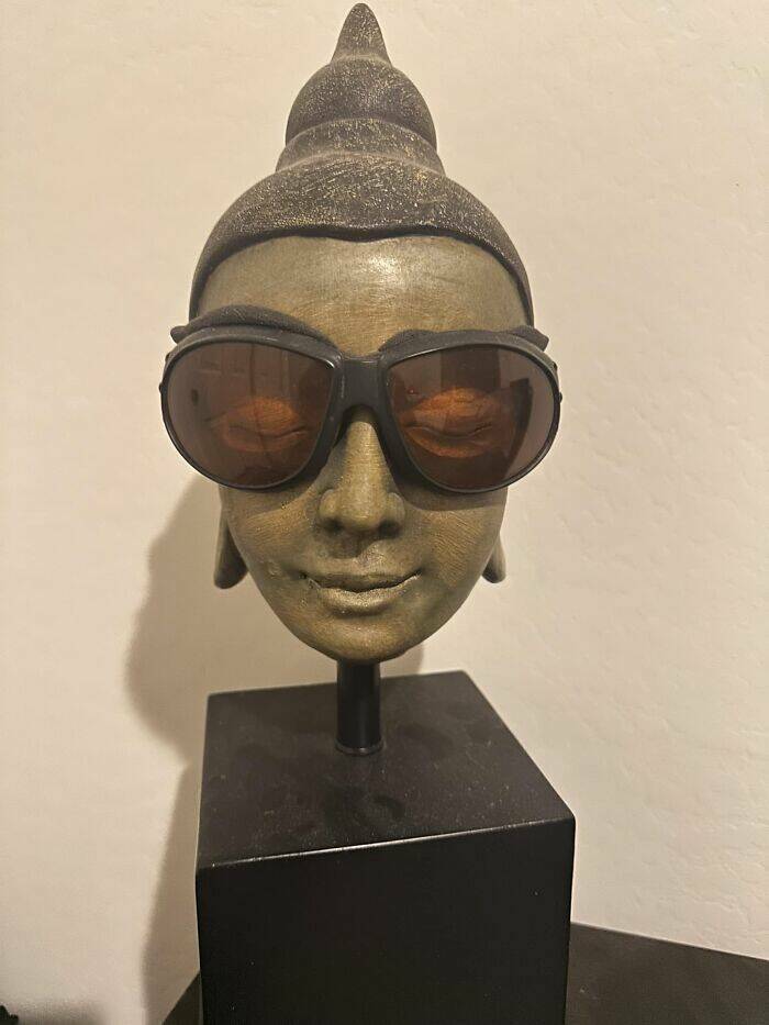Weird Finds In Thrift Shops (18 pics)