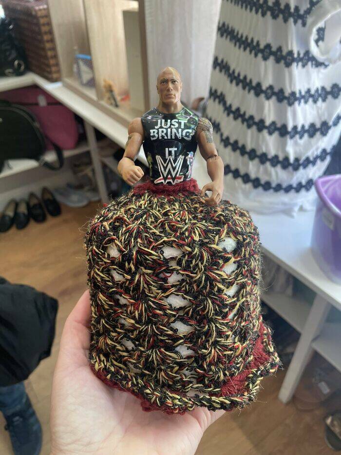 Weird Finds In Thrift Shops (18 pics)