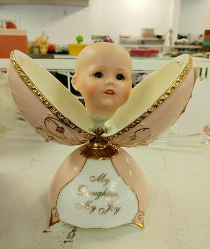 Weird Finds In Thrift Shops (18 pics)