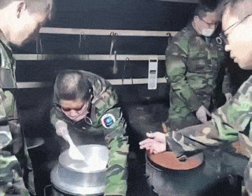 Acid GIFs, November 7 (25 gifs) Acid GIFs, November 7 (25 gifs)
