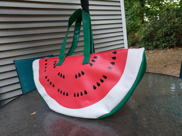 Weird Finds In Thrift Shops (23 pics)