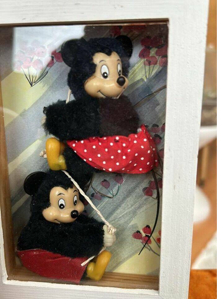 Weird Finds In Thrift Shops (23 pics)