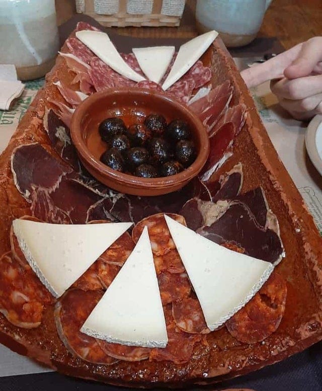 Weird Food Serving (15 pics)