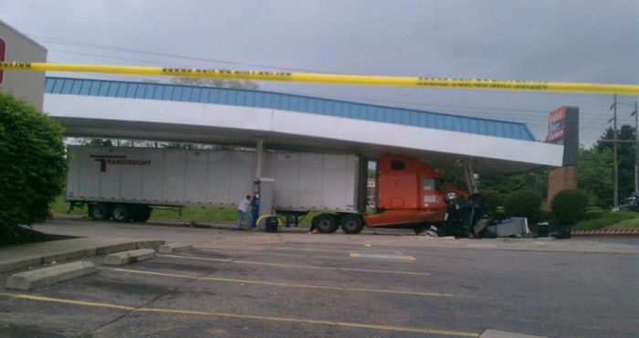 Bad Days Happen (18 pics)