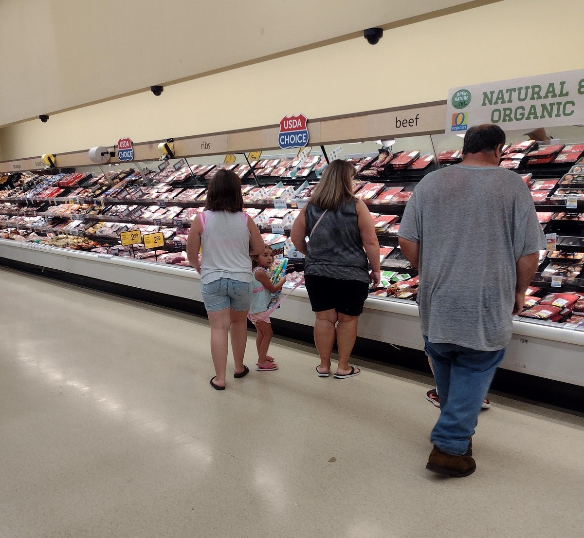 Strange People In Stores (19 pics)