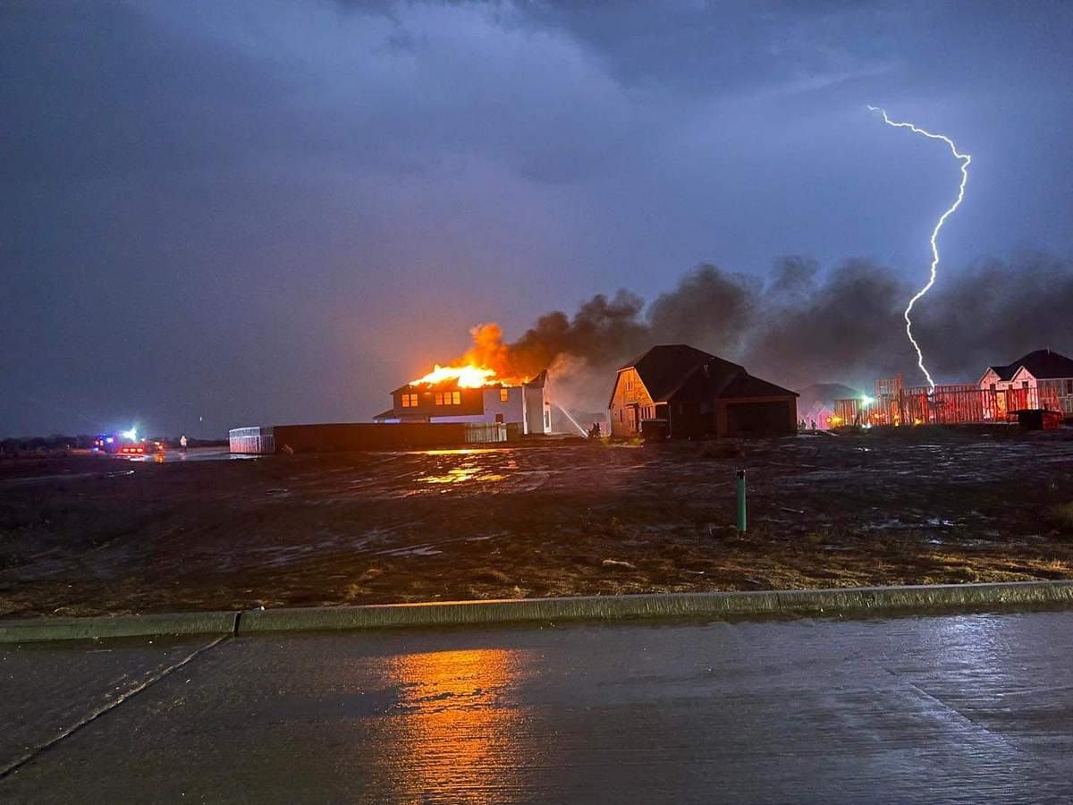 Bad Days Happen (23 pics)