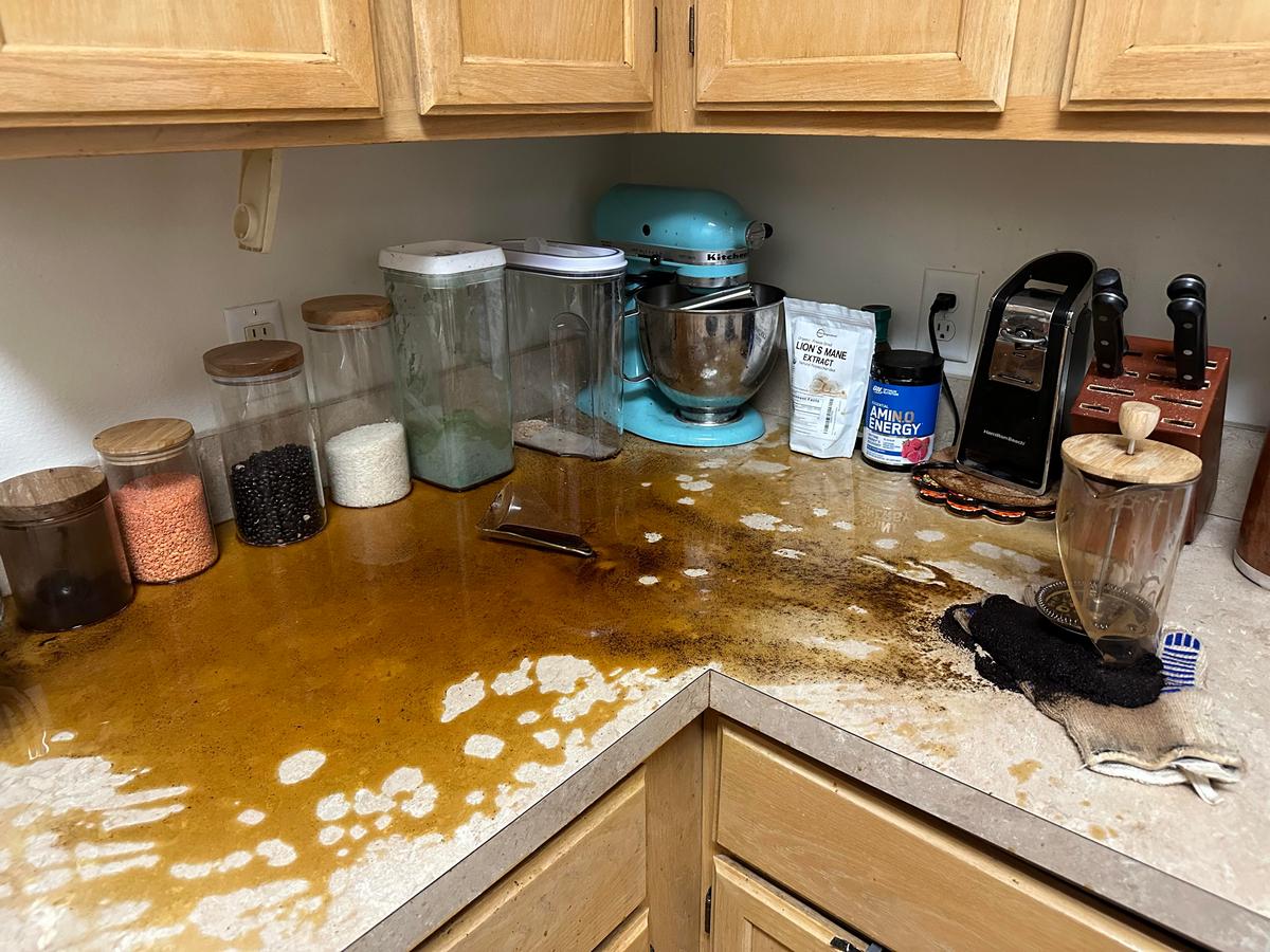 Bad Days Happen (23 pics)