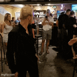 Acid GIFs, December 11 (25 gifs) Acid GIFs, December 11 (25 gifs)