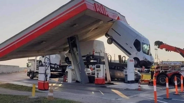 Terrible Drivers (16 pics)