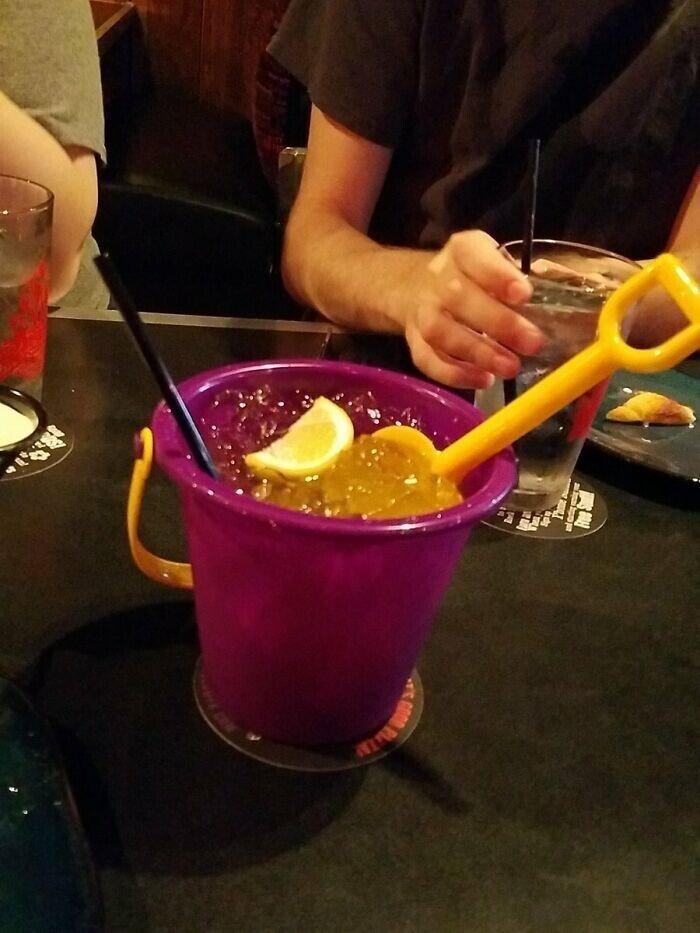 Strange Drink Serving (23 pics)