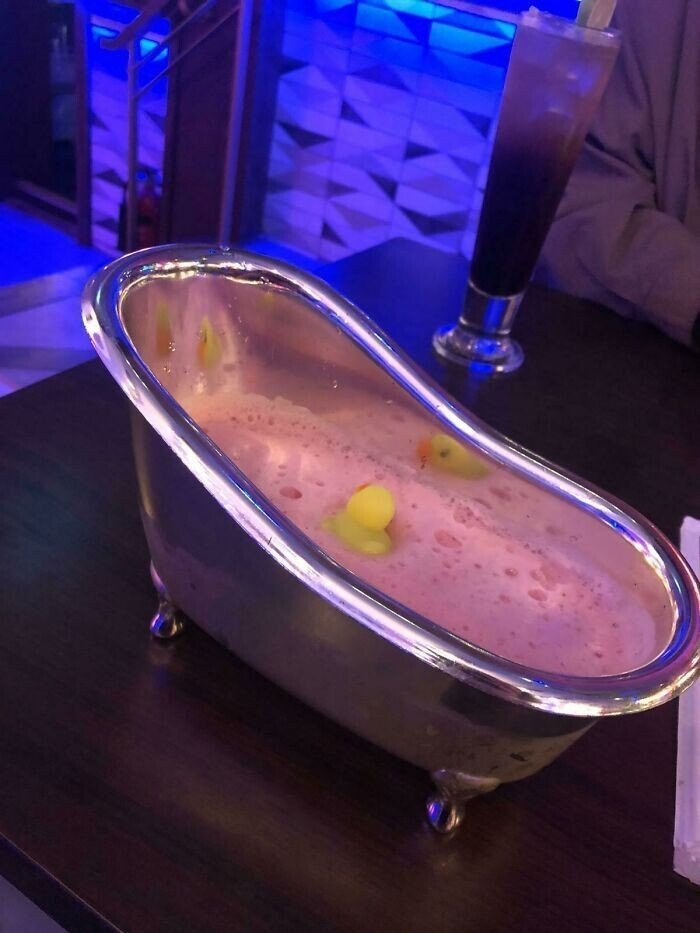 Strange Drink Serving (23 pics)