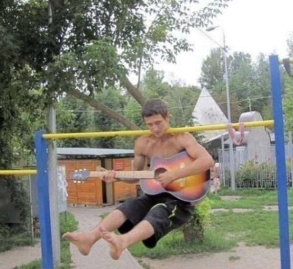 What Is Going On Here? (15 pics)