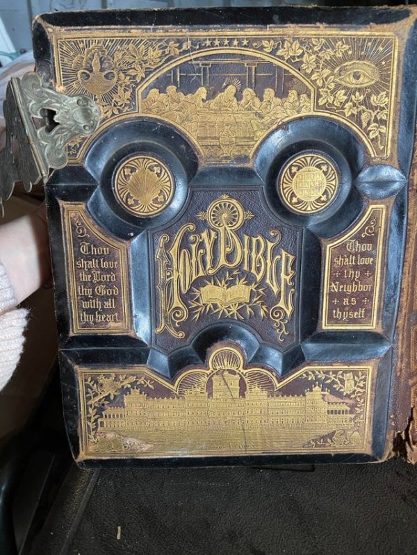 Fascinating Finds From The Past (17 pics)