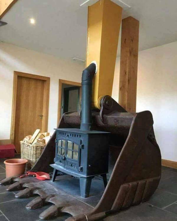 What Is Going On Here? (22 pics)