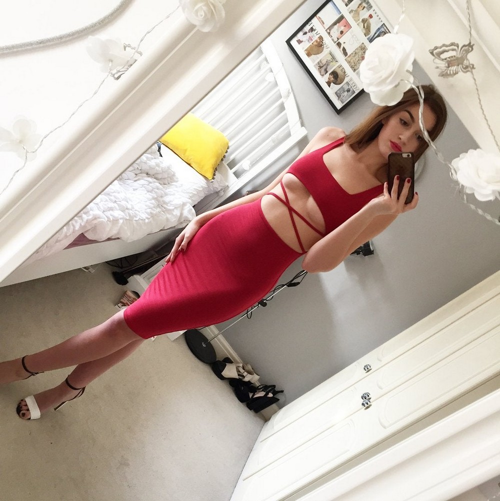 Selfie Girls (20 pics)