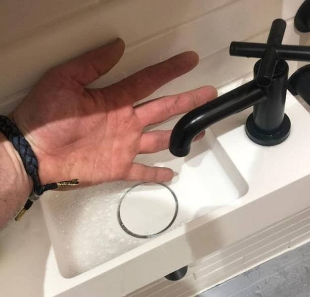 Annoying Finds And Situations (16 pics)