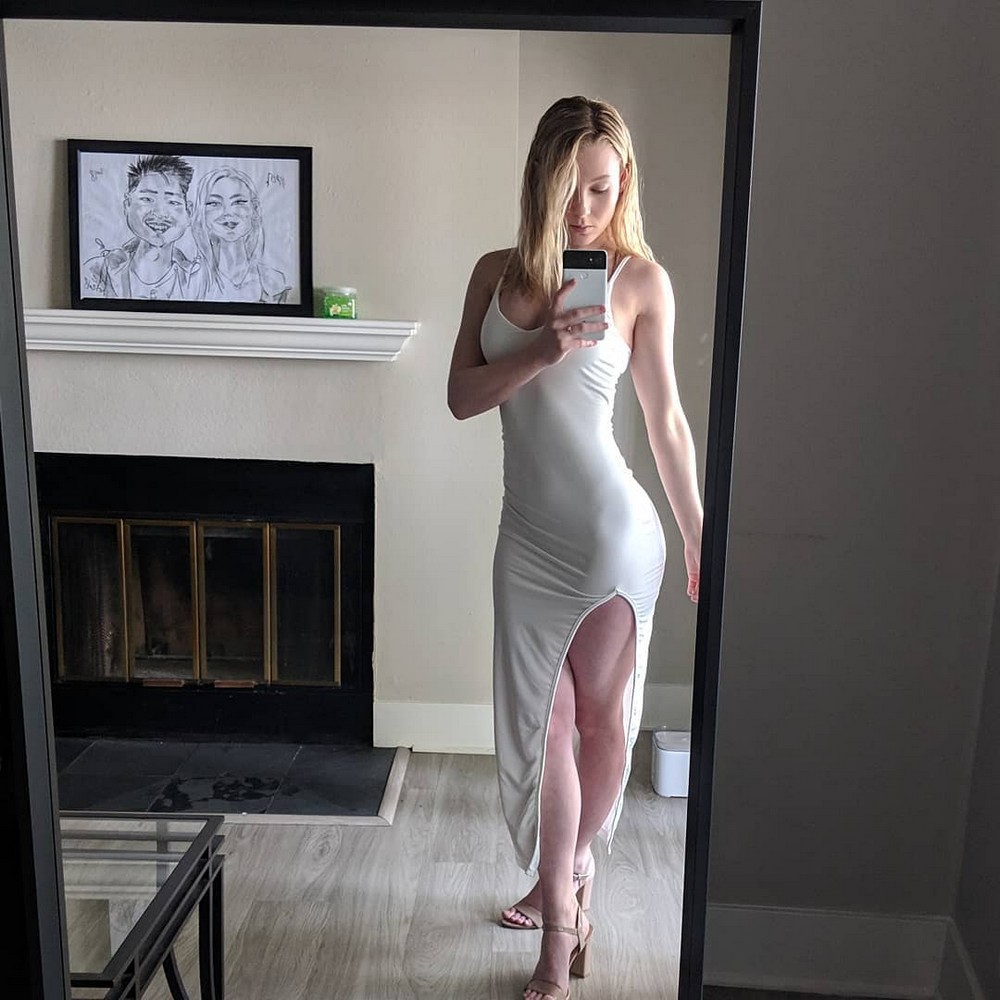 Girls In Dresses (20 pics)