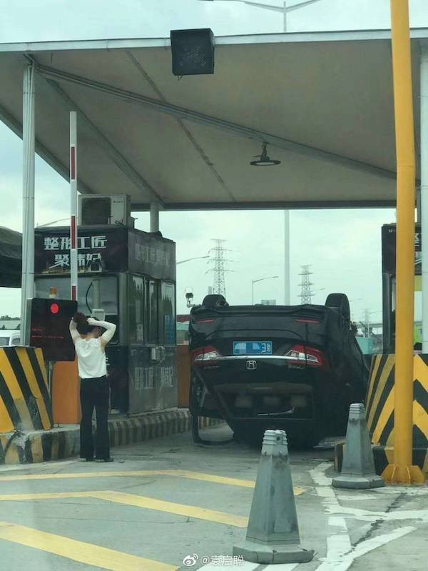 Really Bad Drivers (21 pics)