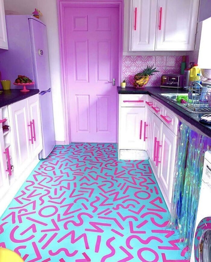 Weird Interiors (23 pics)