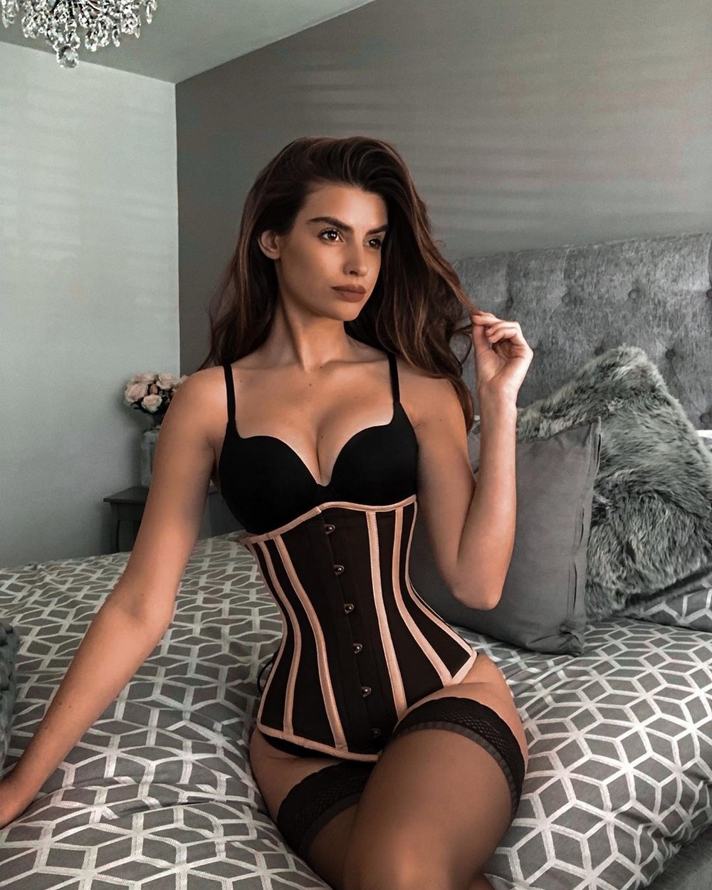 Girls In Corsets (23 pics)