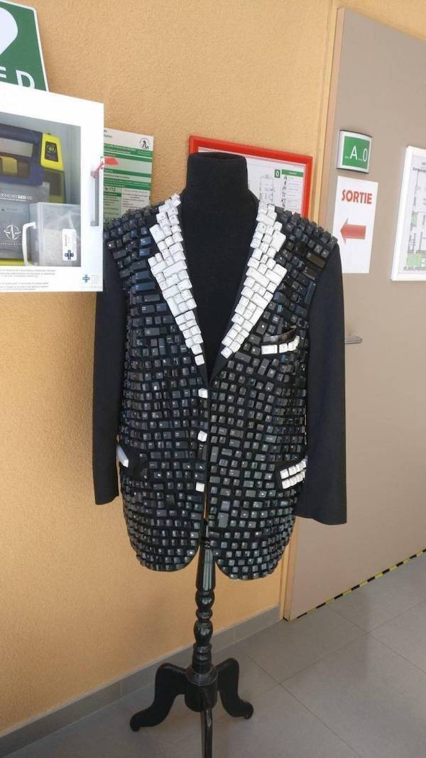 Awful Fashion (18 pics)