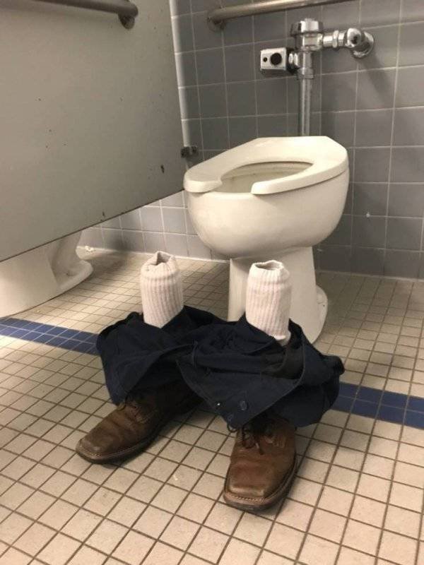 Hilarious Work Photos (20 pics)