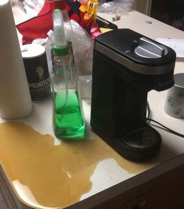 Hilarious Work Photos (20 pics)